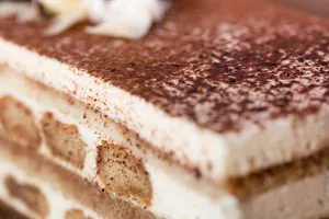 Tiramisú con nata