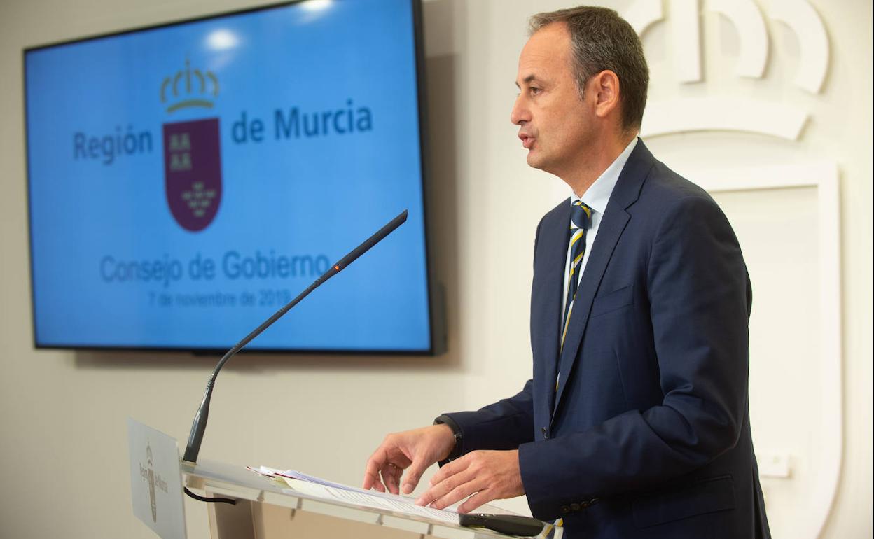 Javier Celdrán, este jueves, en la rueda de prensa posterior al Consejo de Gobierno. 