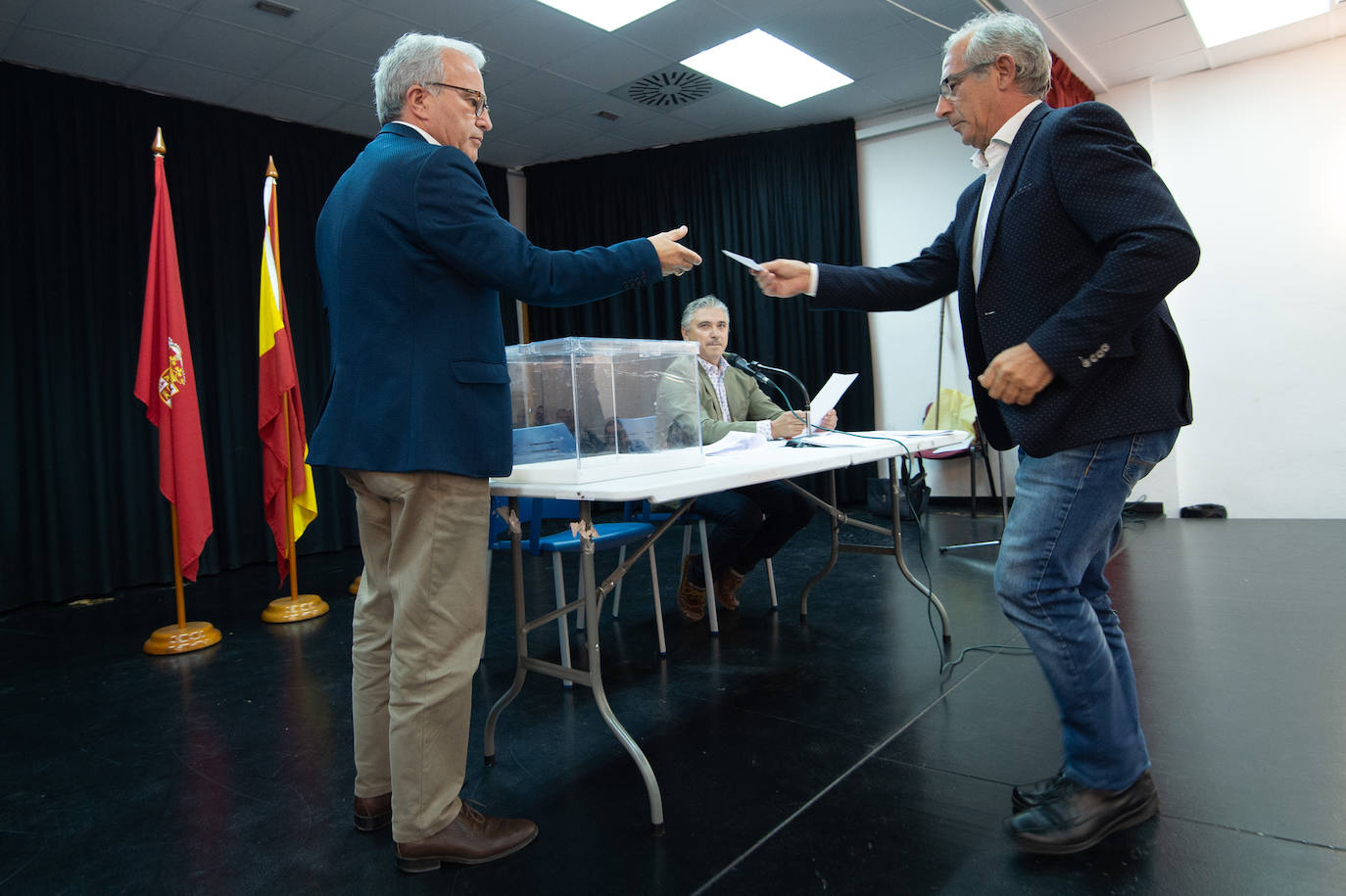 Vox logra cuatro pedanías pese a las críticas de PSOE y Unidas Podemos.