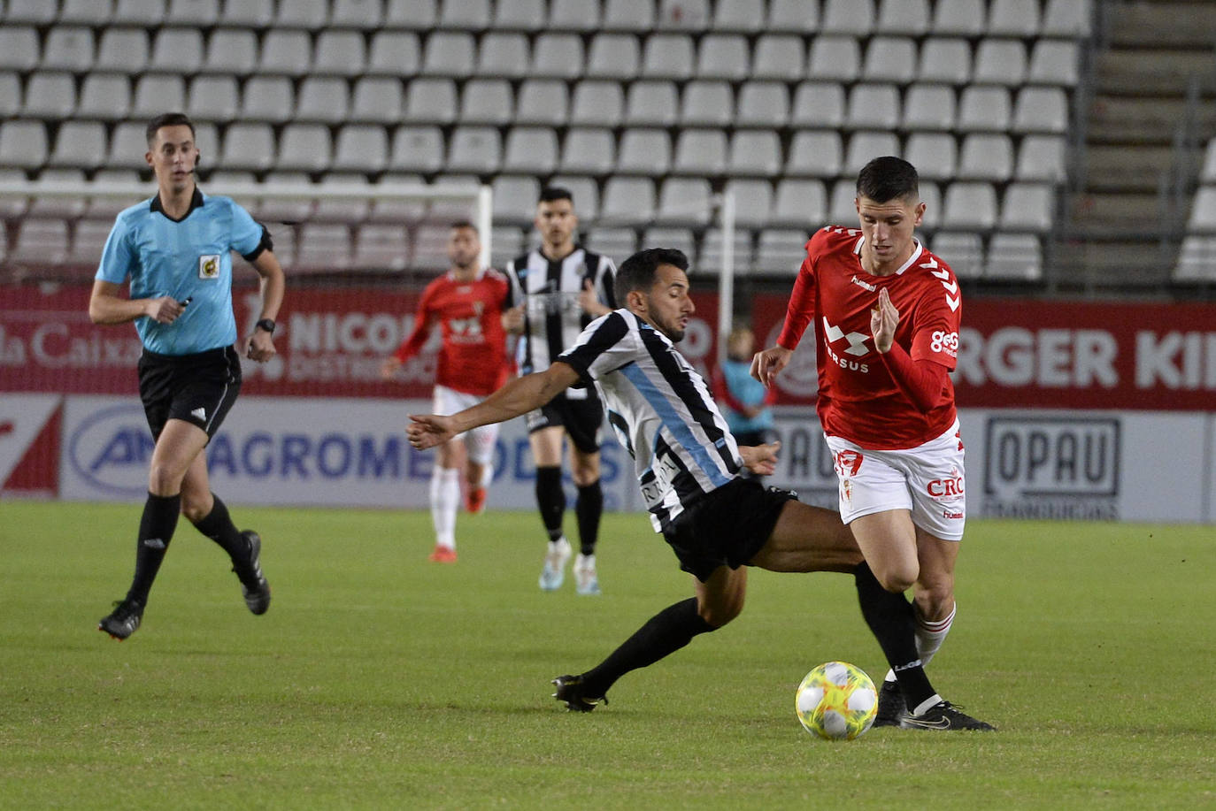 El técnico grana consigue meter al Real Murcia en la Copa del Rey tras superar tres rondas y logra uno de los objetivos marcados por la directiva esta temporada