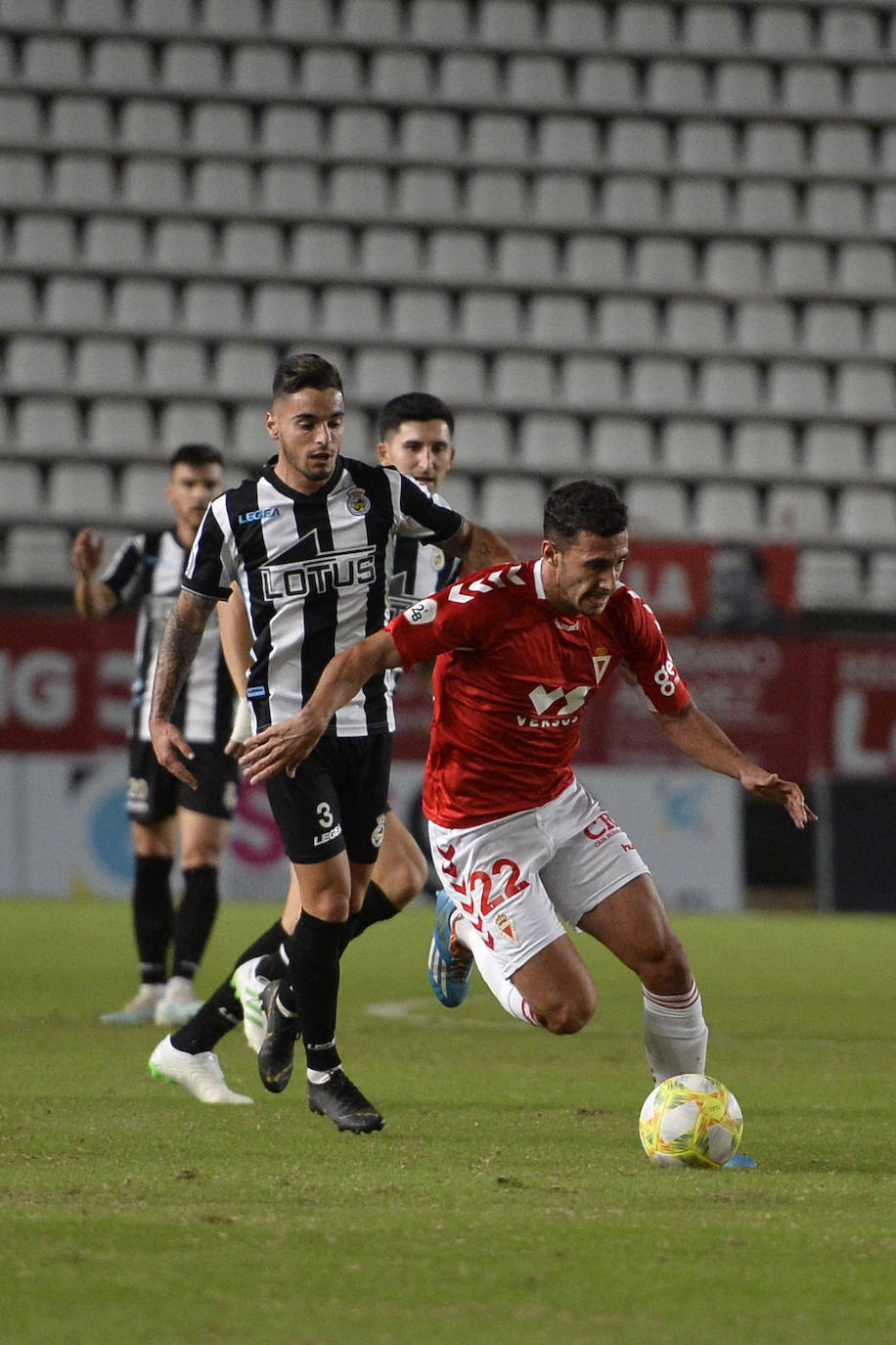 El técnico grana consigue meter al Real Murcia en la Copa del Rey tras superar tres rondas y logra uno de los objetivos marcados por la directiva esta temporada