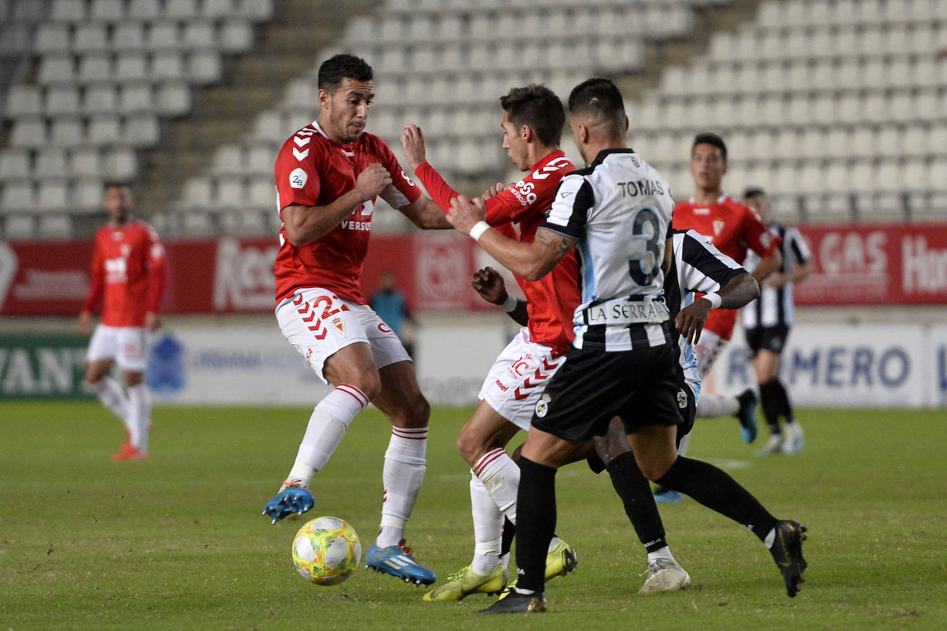 El técnico grana consigue meter al Real Murcia en la Copa del Rey tras superar tres rondas y logra uno de los objetivos marcados por la directiva esta temporada