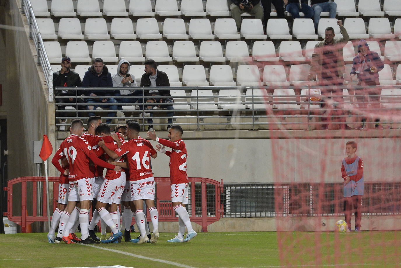 El técnico grana consigue meter al Real Murcia en la Copa del Rey tras superar tres rondas y logra uno de los objetivos marcados por la directiva esta temporada