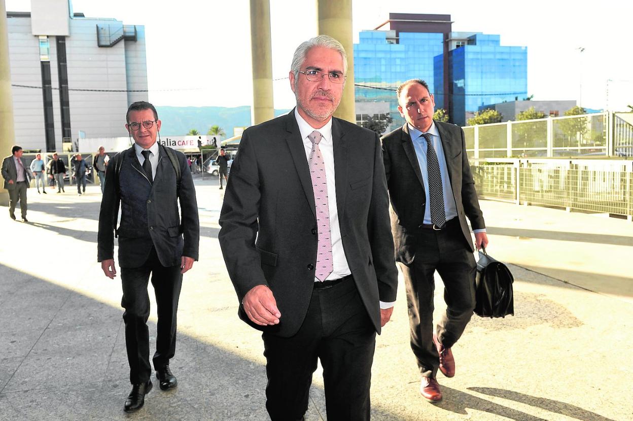 Mauricio García de la Vega llegando al juzgado, el pasado martes. 