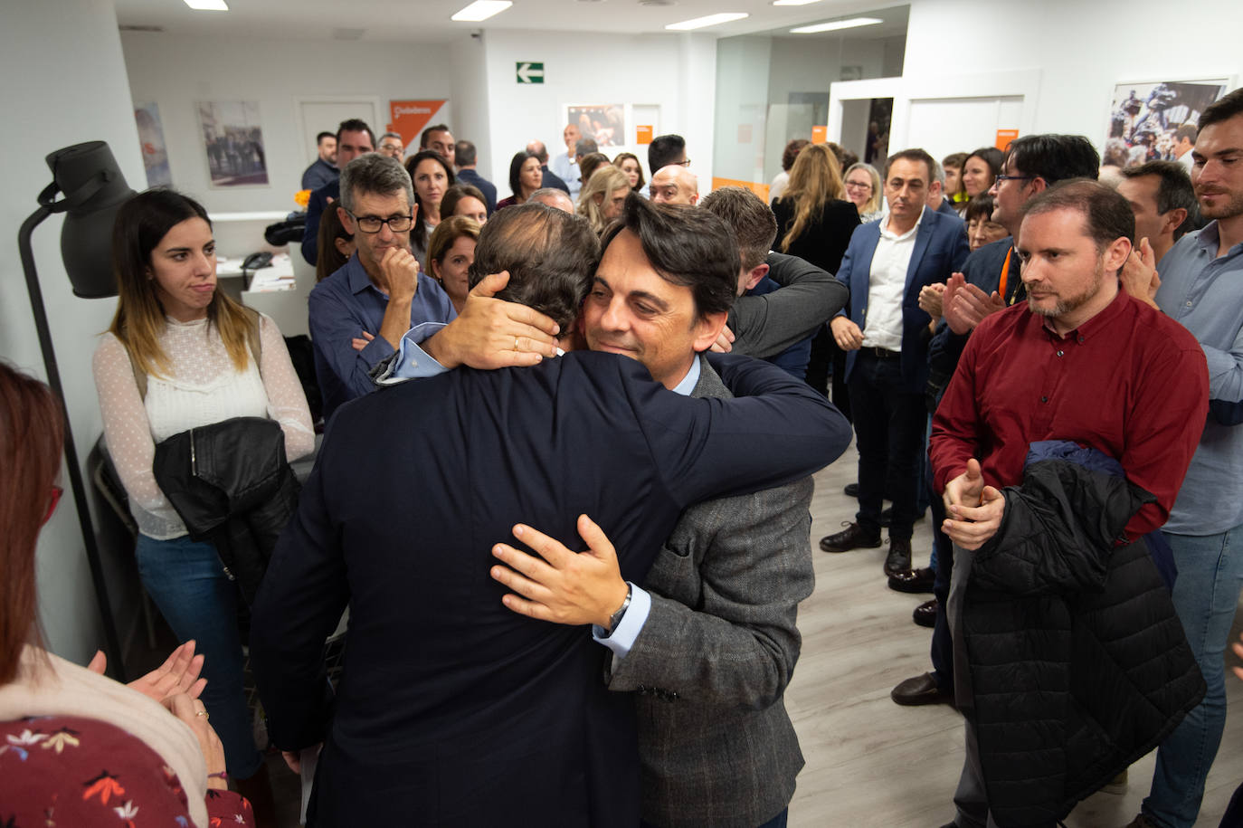 La formación de Albert Rivera se deja sus dos diputados y no consigue representación. 