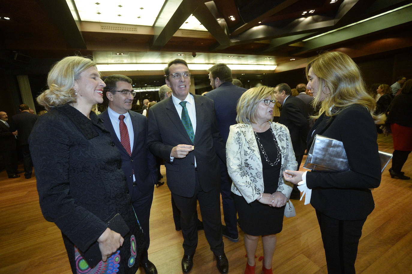 La delegación en la Región de Murcia de la Asociación Española Contra el Cáncer (AECC) celebró su cena benéfica, en la que hizo entrega de sus premios.