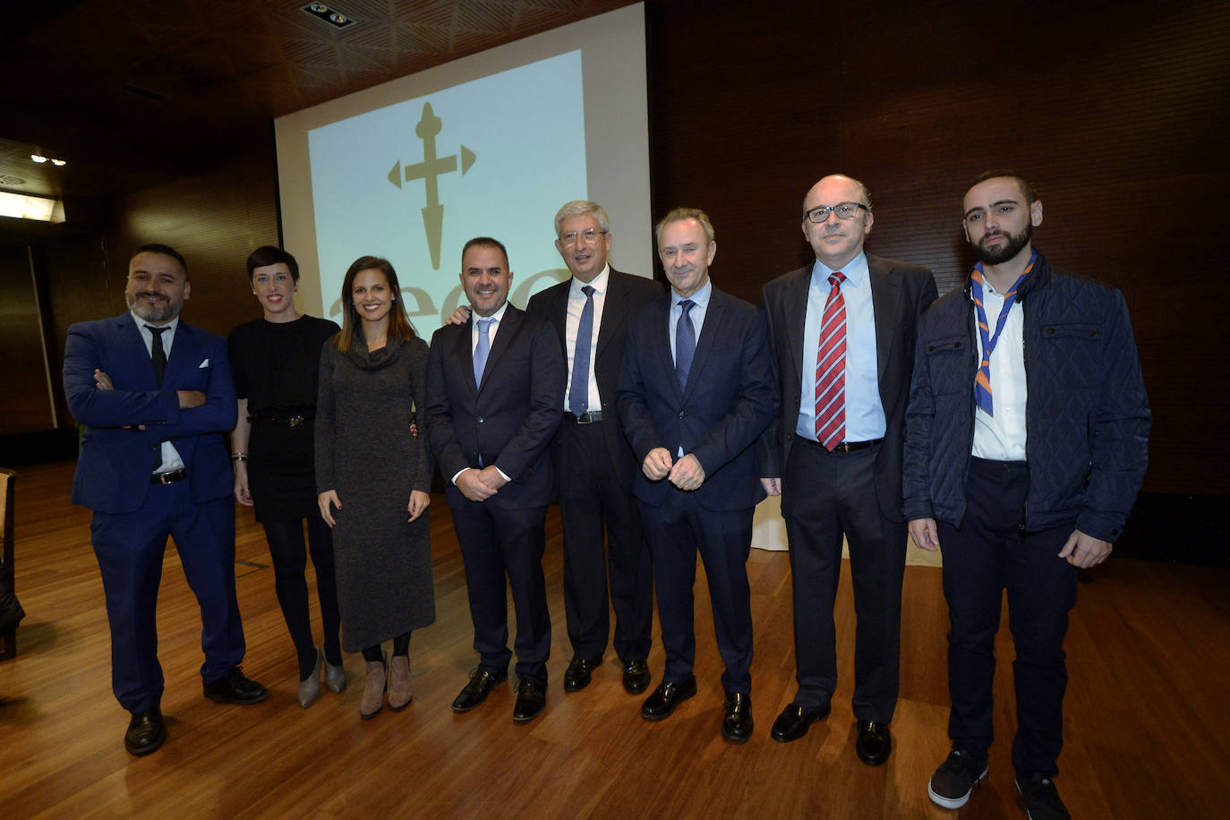 La delegación en la Región de Murcia de la Asociación Española Contra el Cáncer (AECC) celebró su cena benéfica, en la que hizo entrega de sus premios.