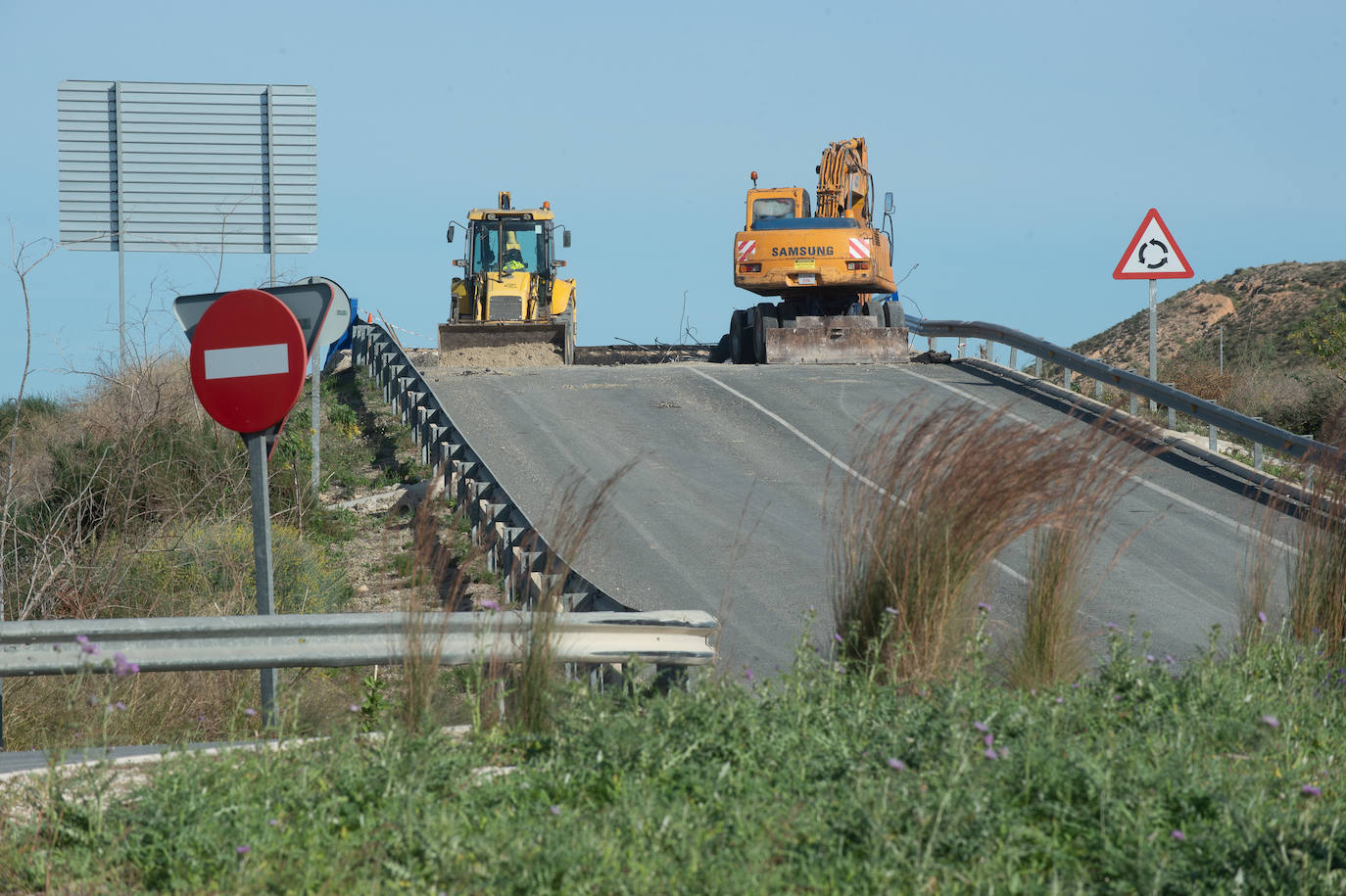 La 'autovía del bancal' (Zeneta-San Javier) tiene su acceso cortado desde hace más de dos meses en la parte de Murcia como consecuencia de los destrozos que causó la DANA.