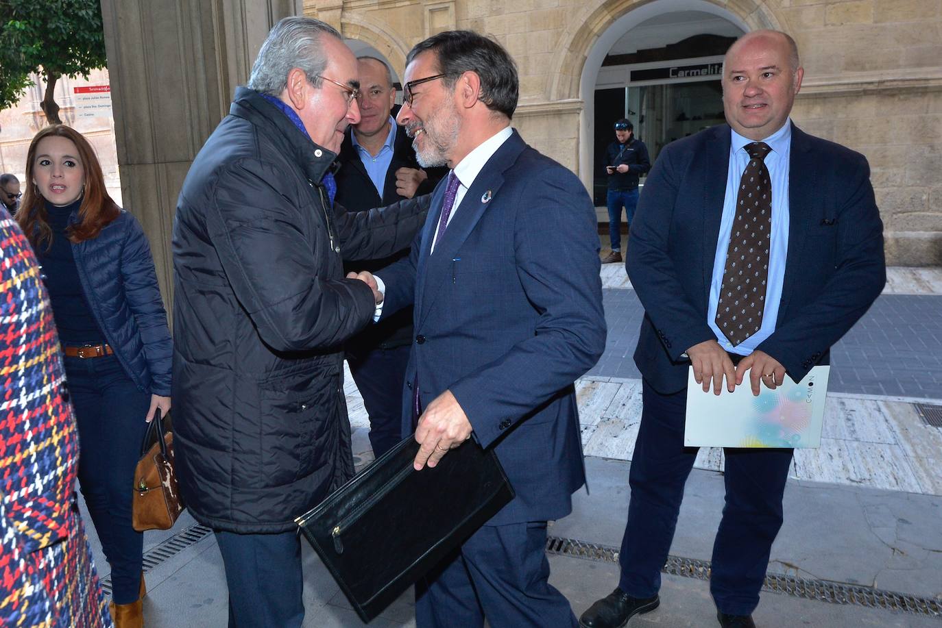 Expertos y directivos destacan en un foro de LA VERDAD las iniciativas puestas en marcha para a cumplir los 17 objetivos que marca la ONU antes de 2030.