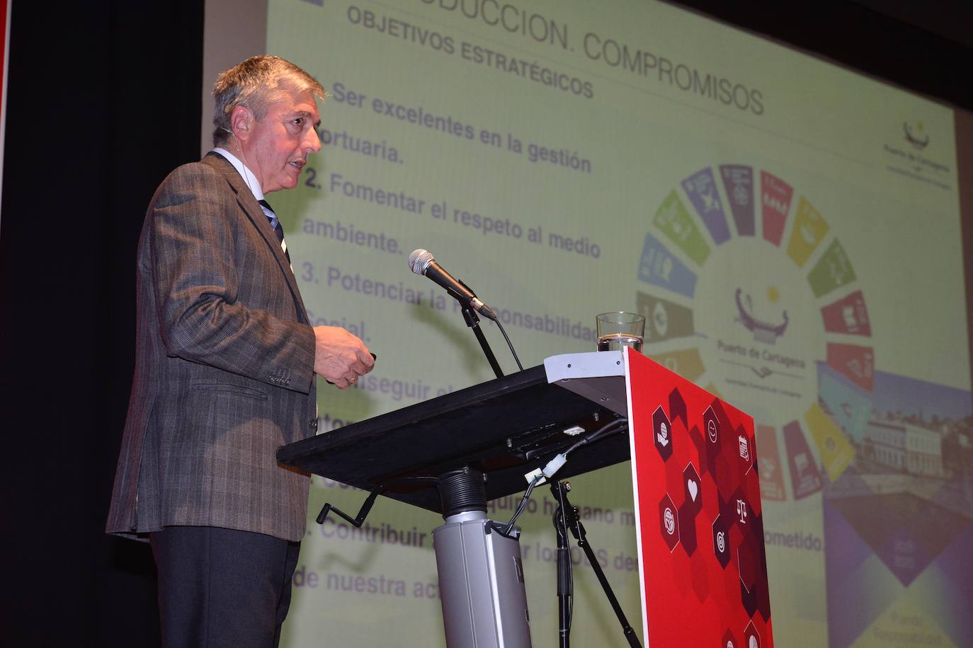 Expertos y directivos destacan en un foro de LA VERDAD las iniciativas puestas en marcha para a cumplir los 17 objetivos que marca la ONU antes de 2030.