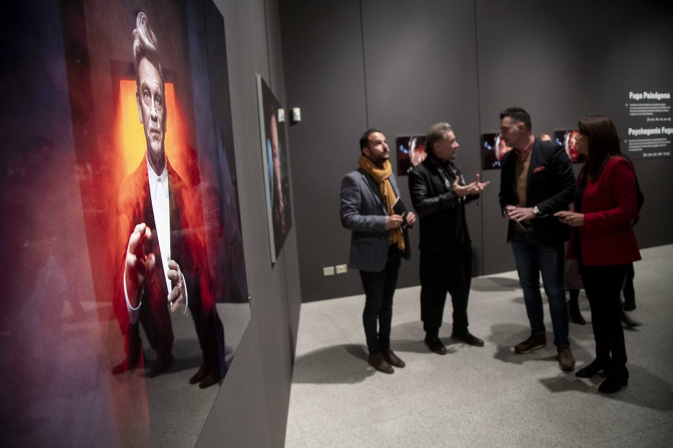 El Festival Internacional de Cine de Cartagena (FICC) inauguró, con motivo de su 48 edición, la exposición 'Psychogenic Fugue', un trabajo del estadounidense Sandro Miller que une a los actores y directores John Malkovich y David Lynch.