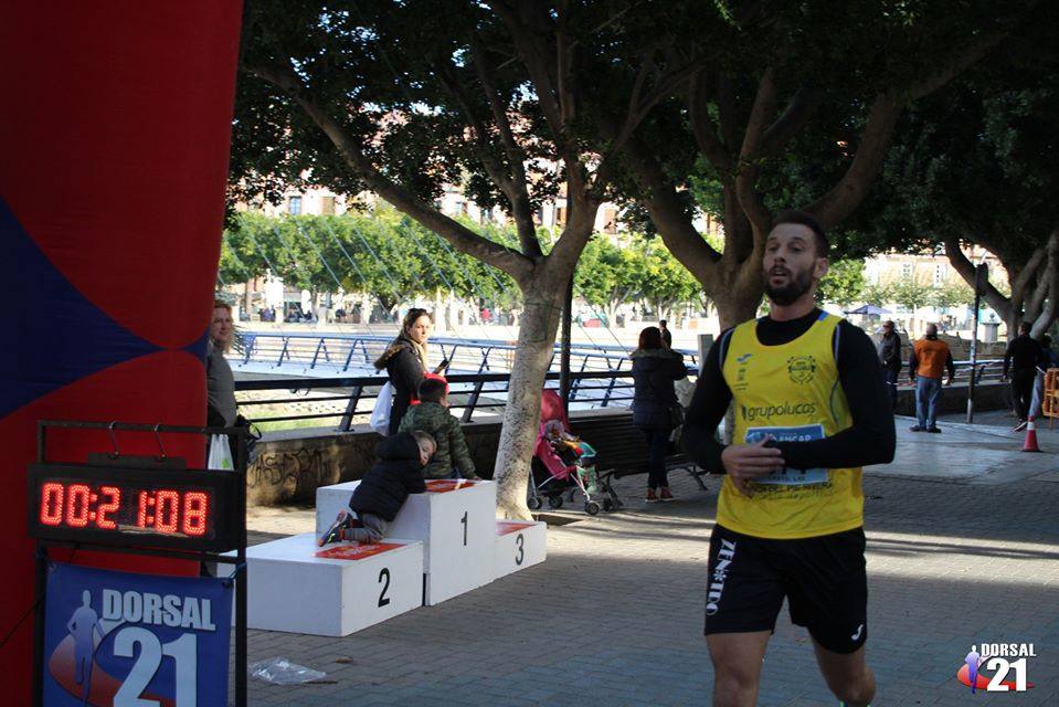 El atleta de la UCAM completa los 6 kilómetros en 19:09 minutos, por los 23:04 de la corredora del Bitec Tri Impulso