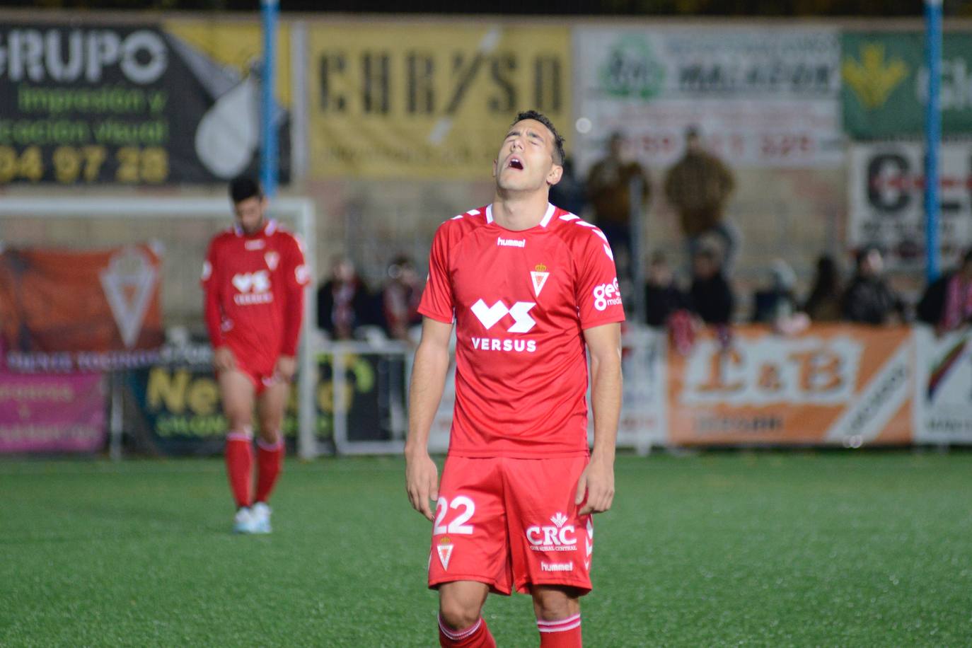 Julio Algar fue expulsado tras una jugada dudosa, pero los granas dieron demasiadas facilidades en defensa a su rival, que ganó su primer partido en casa esta temporada