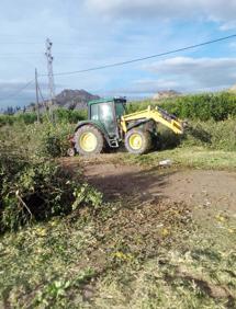 Imagen secundaria 2 - Obras en Caudete, que enlazan con el tramo de Yecla y desbroce para el Arco Noroeste, cerca de Archena.