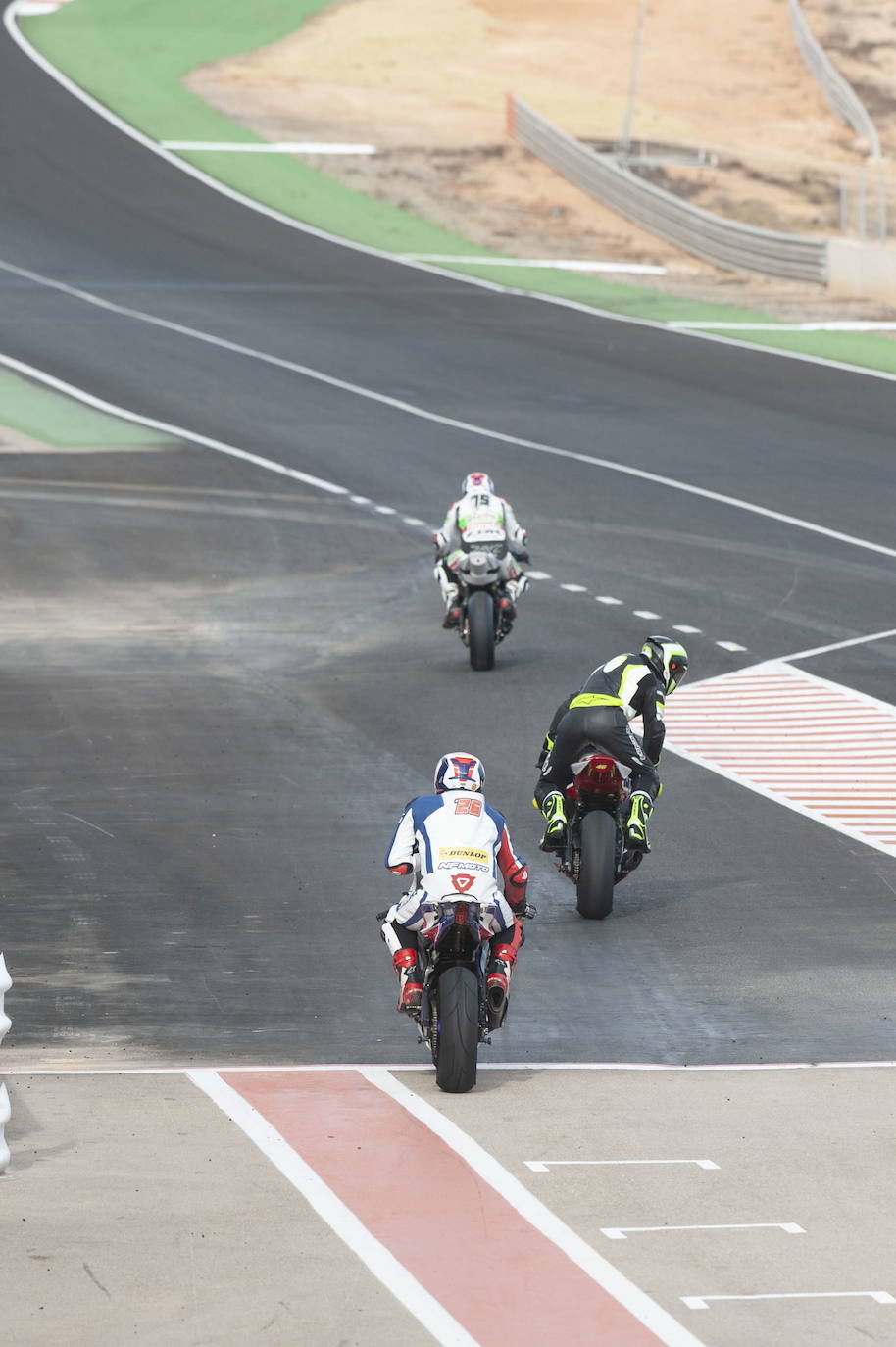 El trazado, mejorado y ensanchado, acoge también competiciones automovilísticas pero está penalizado por la falta de homologación y de apoyos.