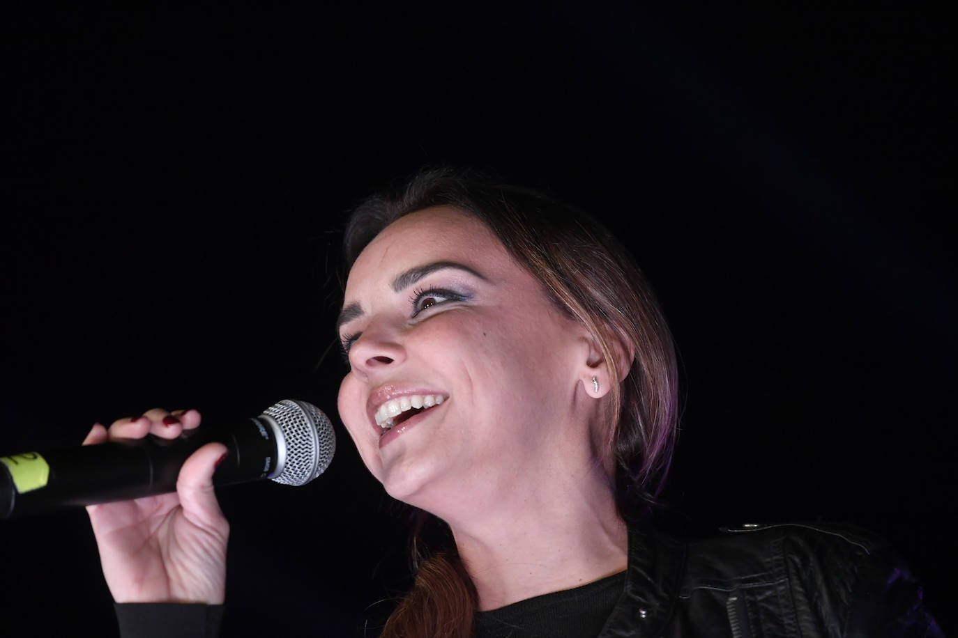 Ocho máquinas de nieve se encargaron de simular una nevada en la Plaza Circular