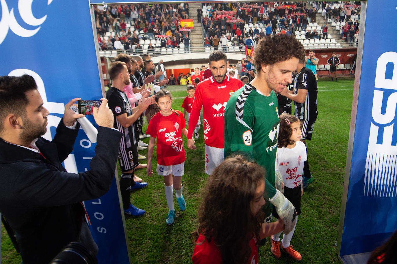 El Cartagena fue mejor en la primera parte, pero el amor propio de los de Adrián Hernández decantó un duelo en el que marcaron Edu Luna y Víctor Meseguer