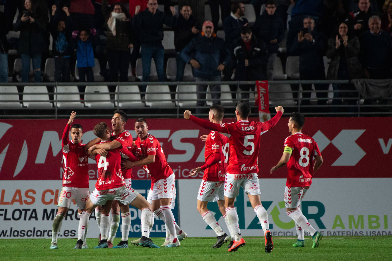 El Cartagena fue mejor en la primera parte, pero el amor propio de los de Adrián Hernández decantó un duelo en el que marcaron Edu Luna y Víctor Meseguer