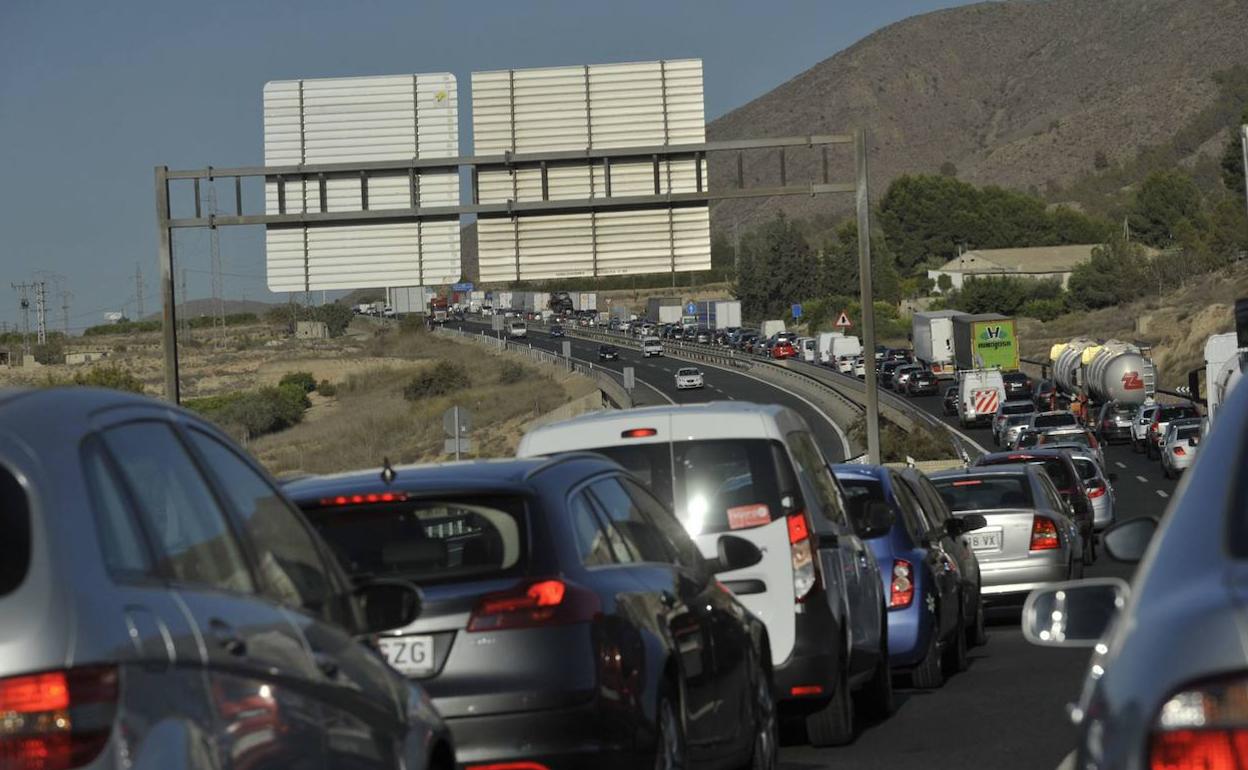 Retenciones en la A7, en una foto de archivo.