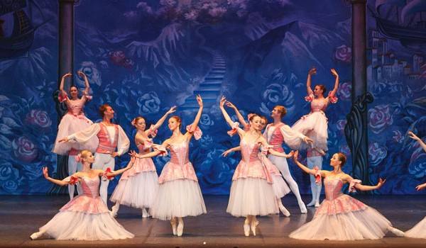 Elenco de 'El cascanueces'.