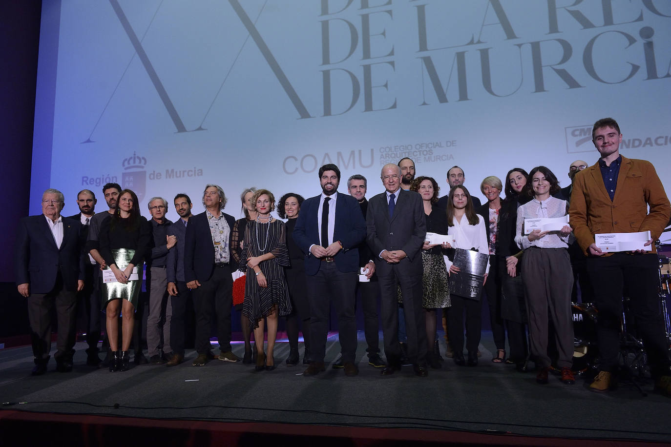 La decana, María José Peñalver, destaca el compromiso de la profesión con la sostenibilidad y la accesibilidad.