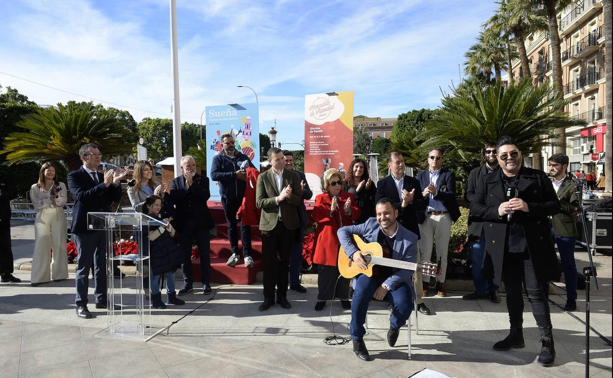 Presentación de la programación de la Navidad, este miércoles, frente al Ayuntamiento de Murcia.