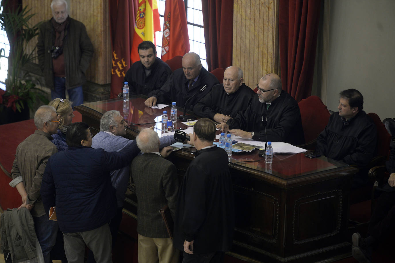 El Consejo de Hombres Buenos celebró ayer en el Salón de Plenos del Ayuntamiento de Murcia una sesión ordinaria.