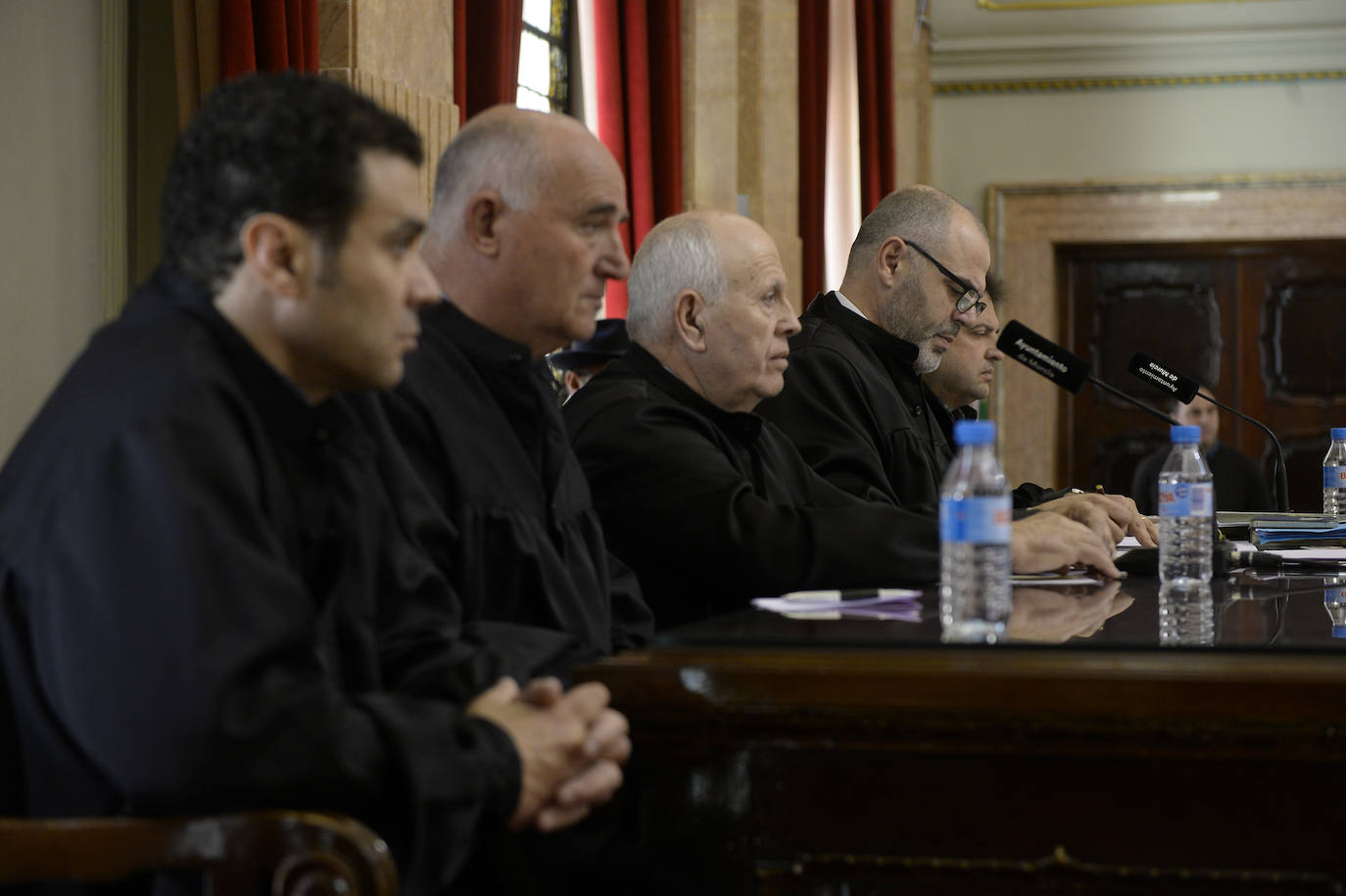 El Consejo de Hombres Buenos celebró ayer en el Salón de Plenos del Ayuntamiento de Murcia una sesión ordinaria.