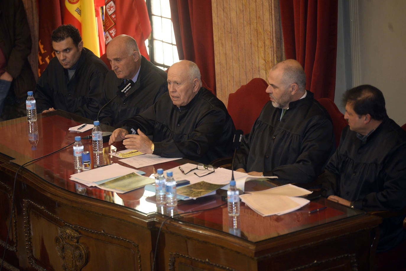 El Consejo de Hombres Buenos celebró ayer en el Salón de Plenos del Ayuntamiento de Murcia una sesión ordinaria.