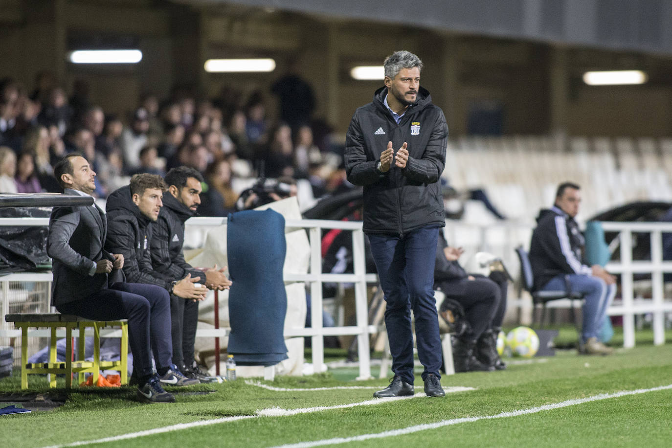 El Cartagena se lleva el partido contra el UCAM Murcia sin demasiada brillantez, pero consigue olvidar su derrota ante el Real Murcia y seguir líder