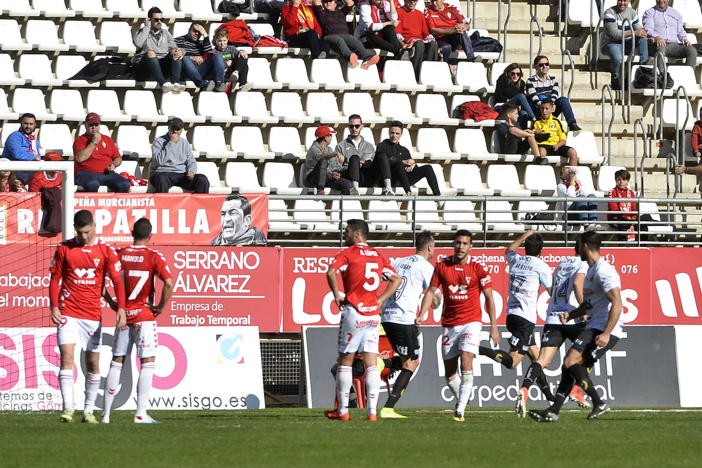 El equipo de Sandroni tira de oficio para llevarse los tres puntos del Enrique Roca, en un duelo en el que los granas no tuvieron ni fútbol ni acierto