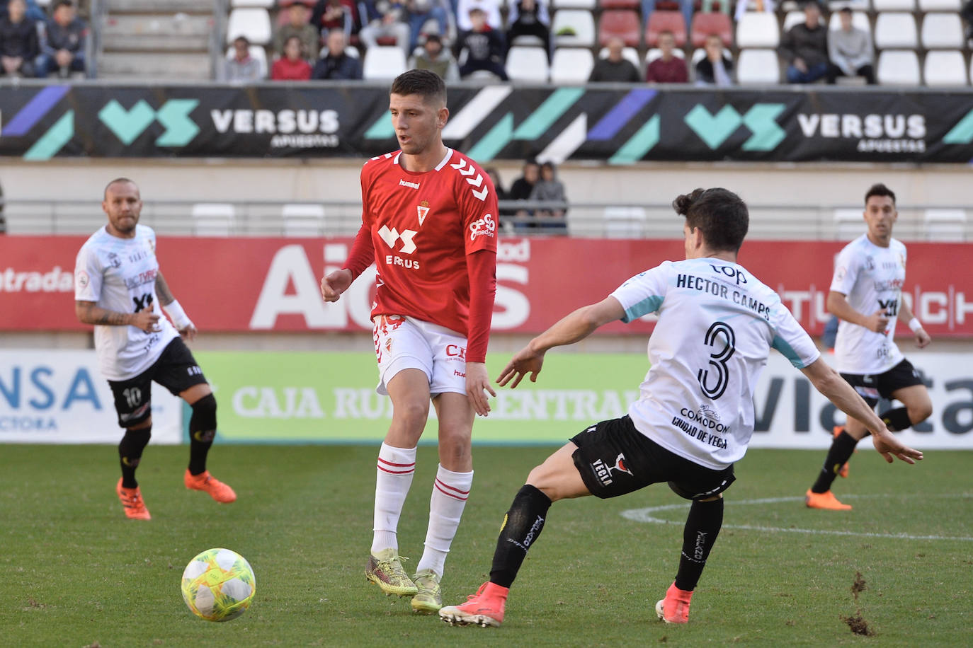 El equipo de Sandroni tira de oficio para llevarse los tres puntos del Enrique Roca, en un duelo en el que los granas no tuvieron ni fútbol ni acierto