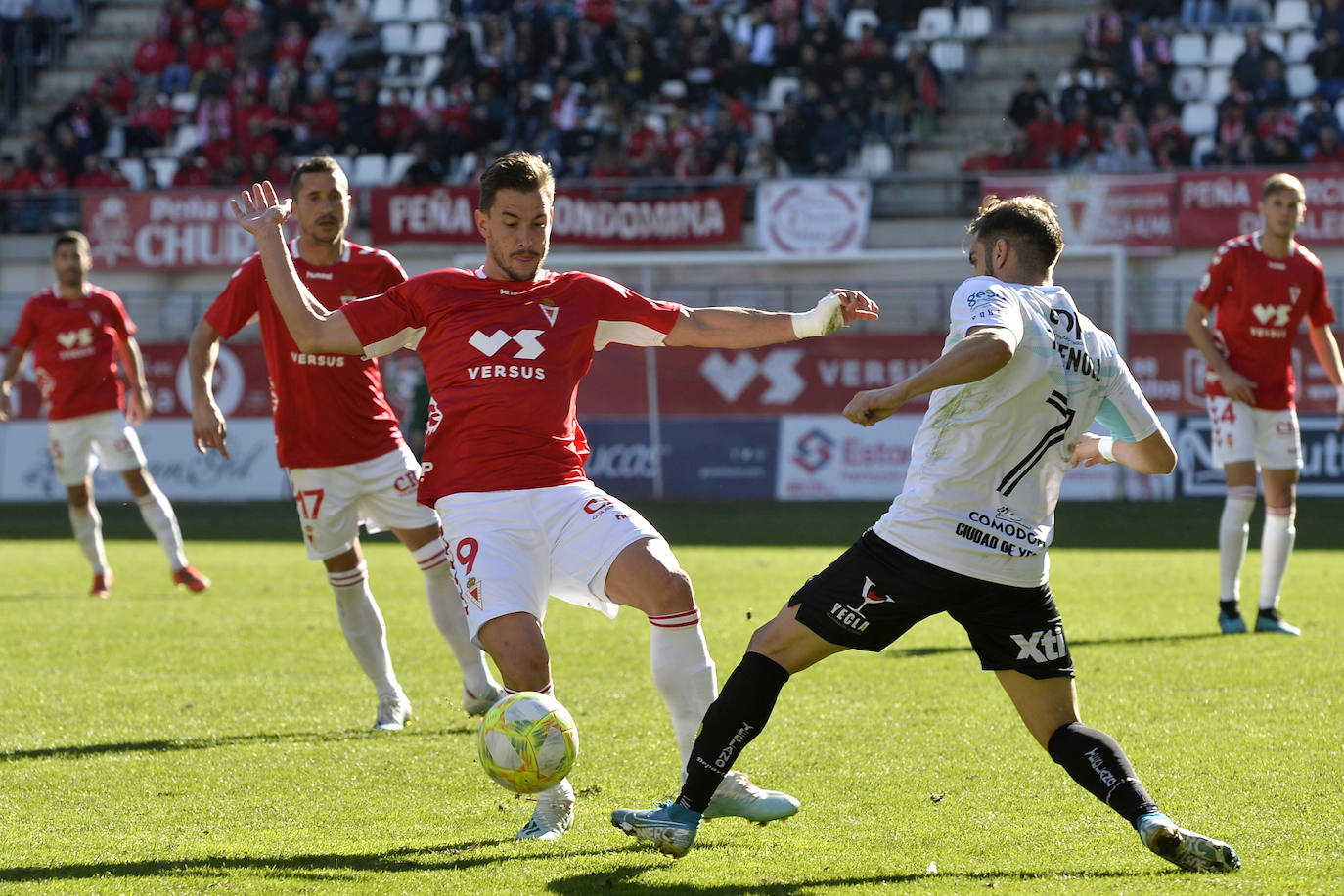 El equipo de Sandroni tira de oficio para llevarse los tres puntos del Enrique Roca, en un duelo en el que los granas no tuvieron ni fútbol ni acierto