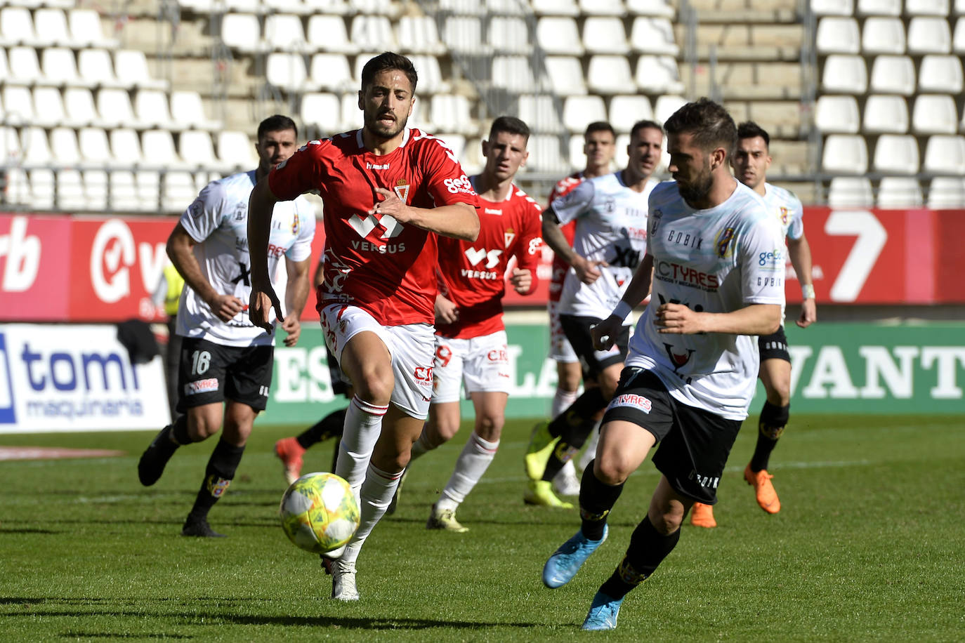 El equipo de Sandroni tira de oficio para llevarse los tres puntos del Enrique Roca, en un duelo en el que los granas no tuvieron ni fútbol ni acierto