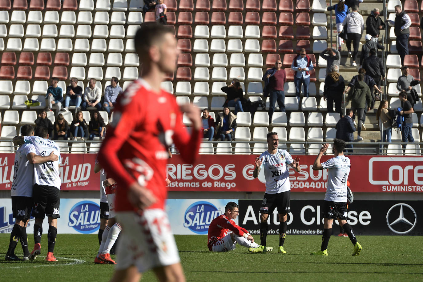 El equipo de Sandroni tira de oficio para llevarse los tres puntos del Enrique Roca, en un duelo en el que los granas no tuvieron ni fútbol ni acierto