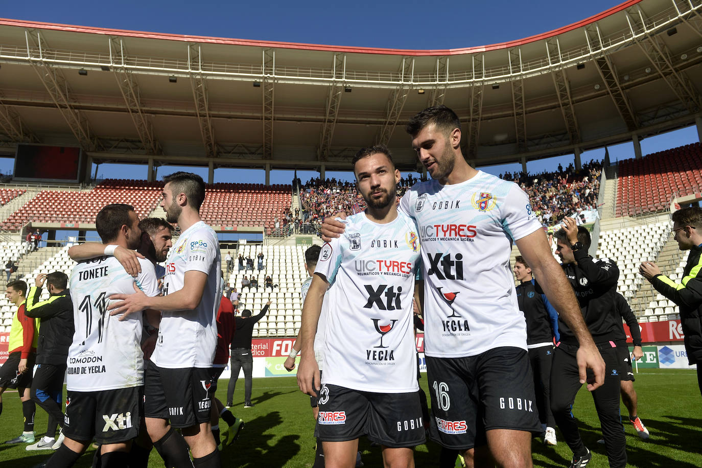 El equipo de Sandroni tira de oficio para llevarse los tres puntos del Enrique Roca, en un duelo en el que los granas no tuvieron ni fútbol ni acierto