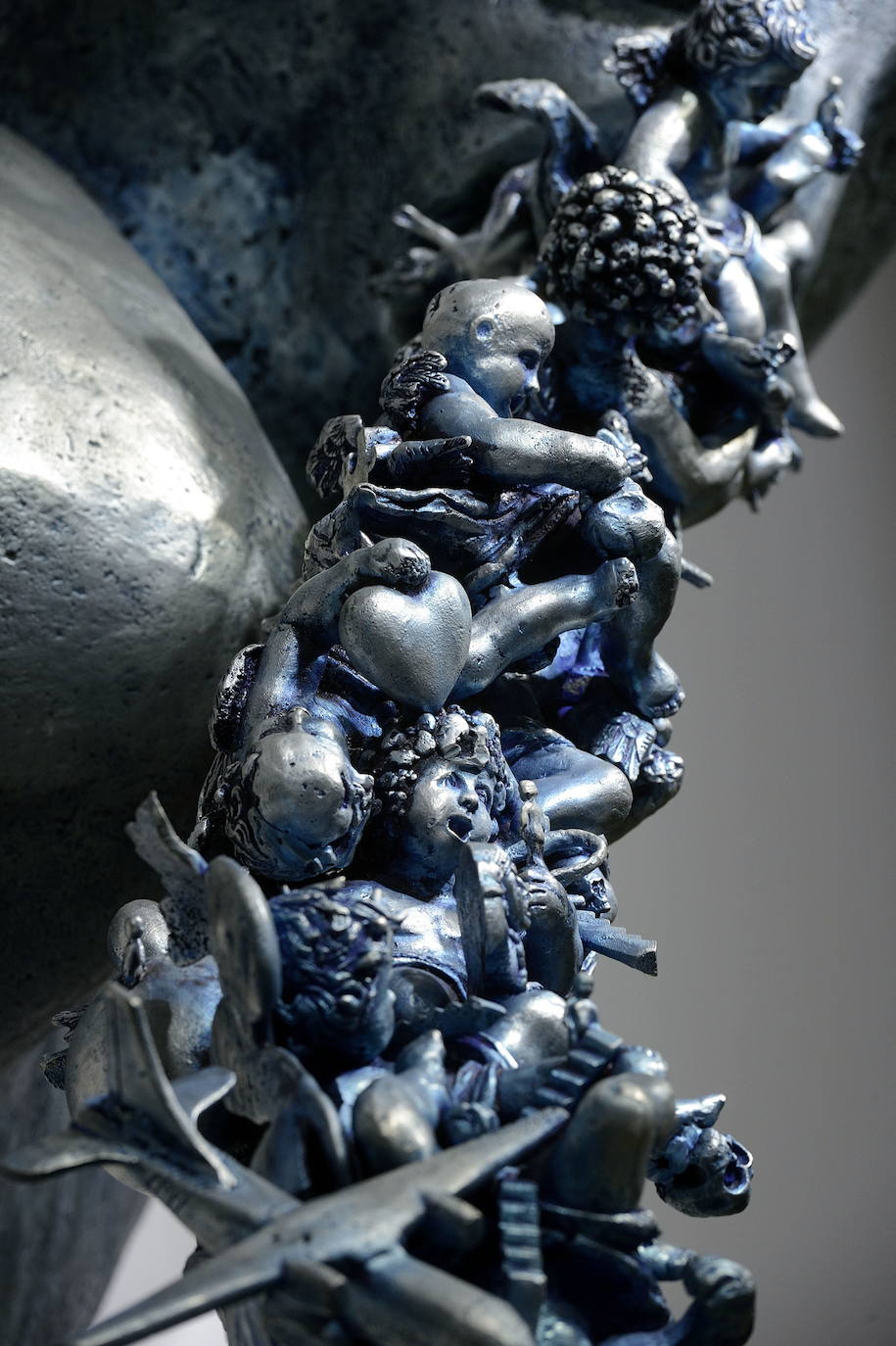 El artista yeclano muestra una colección de esculturas de aluminio