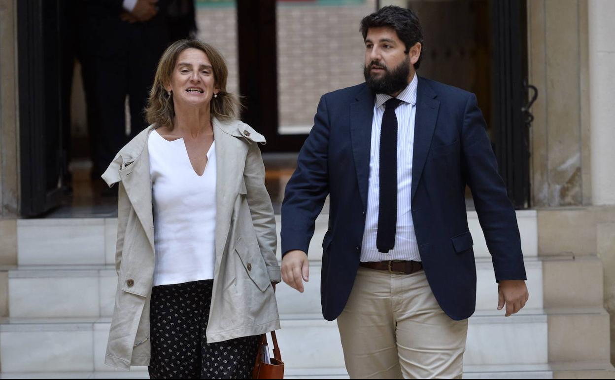 La ministra Teresa Ribera y el presidente Fernando López Miras, el pasado 16 de octubre en el palacio de San Esteban de Murcia.