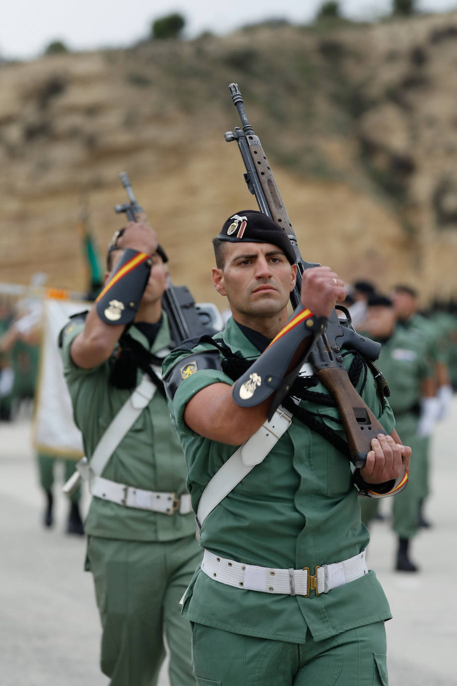 Las instalaciones del acuartelamiento de Santa Bárbara, en la pedanía murciana de Javalí Nuevo, acogieron este viernes la ceremonia de entrega de mando del Regimiento de Infantería 'Zaragoza nº5', en la que tomó posesión del cargo el coronel Francisco Herrera Cruz, que ha venido a reemplazar a José Ruipérez. 