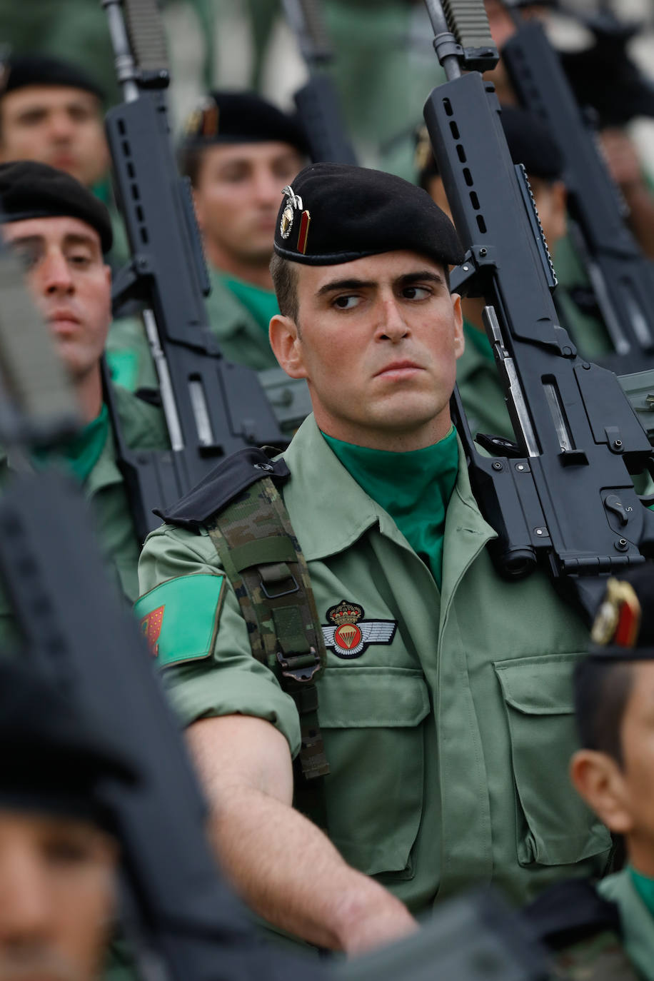 Las instalaciones del acuartelamiento de Santa Bárbara, en la pedanía murciana de Javalí Nuevo, acogieron este viernes la ceremonia de entrega de mando del Regimiento de Infantería 'Zaragoza nº5', en la que tomó posesión del cargo el coronel Francisco Herrera Cruz, que ha venido a reemplazar a José Ruipérez. 