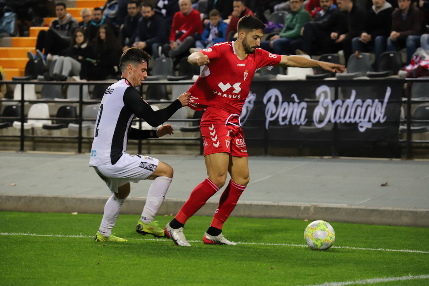 El conjunto grana firma una actuación positiva en el campo del segundo clasificado pero el resultado no le sirve para alejarse del descenso