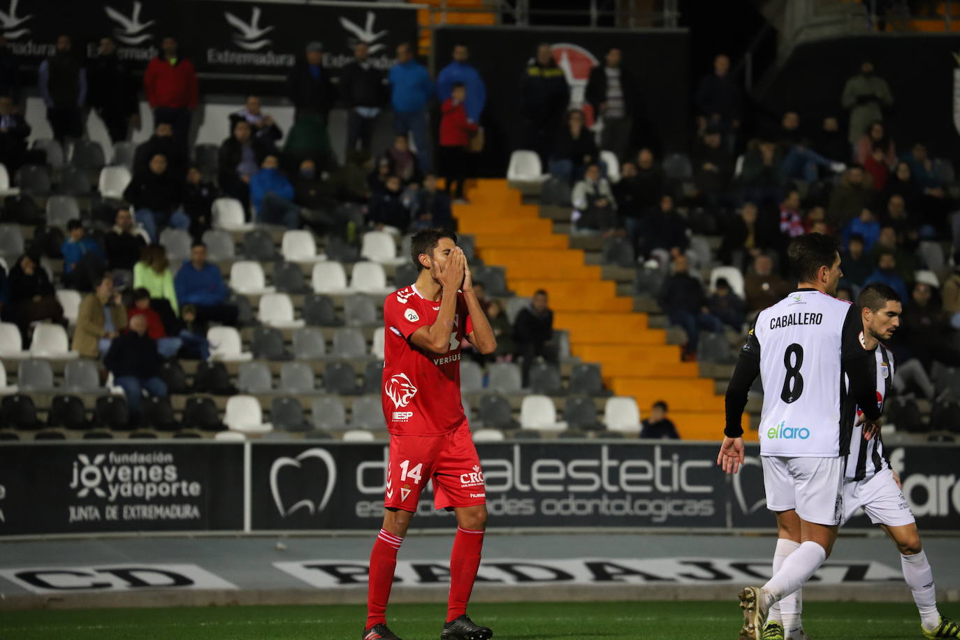 El conjunto grana firma una actuación positiva en el campo del segundo clasificado pero el resultado no le sirve para alejarse del descenso