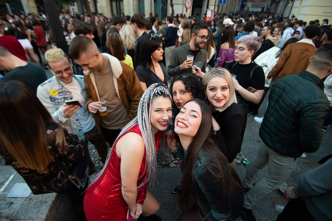 Miles de personas tomaron las calles este martes desde la hora de comer para celebrar la Nochebuena junto a familiares y amigos