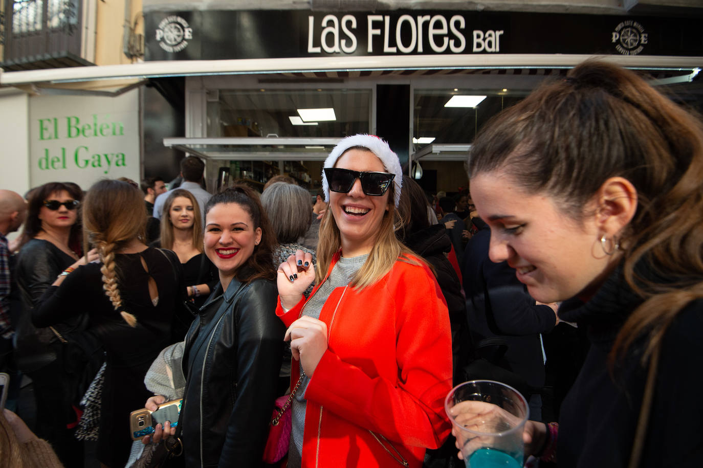 Miles de personas tomaron las calles este martes desde la hora de comer para celebrar la Nochebuena junto a familiares y amigos