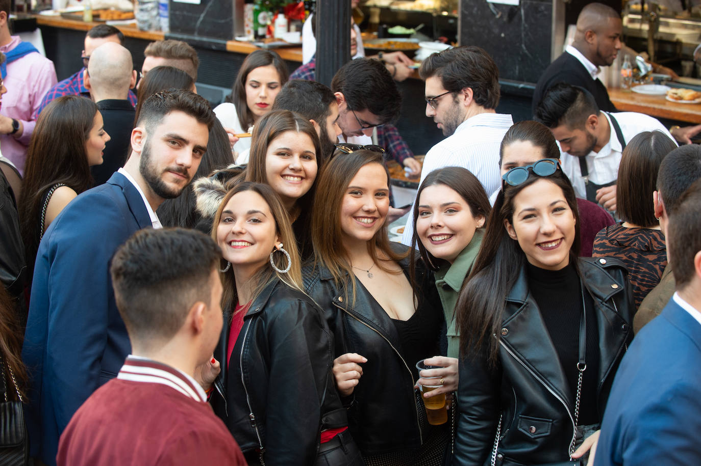Miles de personas tomaron las calles este martes desde la hora de comer para celebrar la Nochebuena junto a familiares y amigos