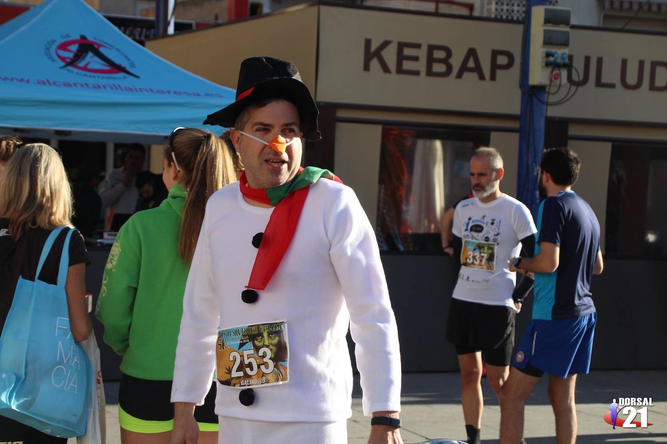 El corredor del UCAM Cartagena completa los cinco kilómetros en 15:33 minutos, por los 18:34 para la atleta del Club Atletismo Puertas Lorca