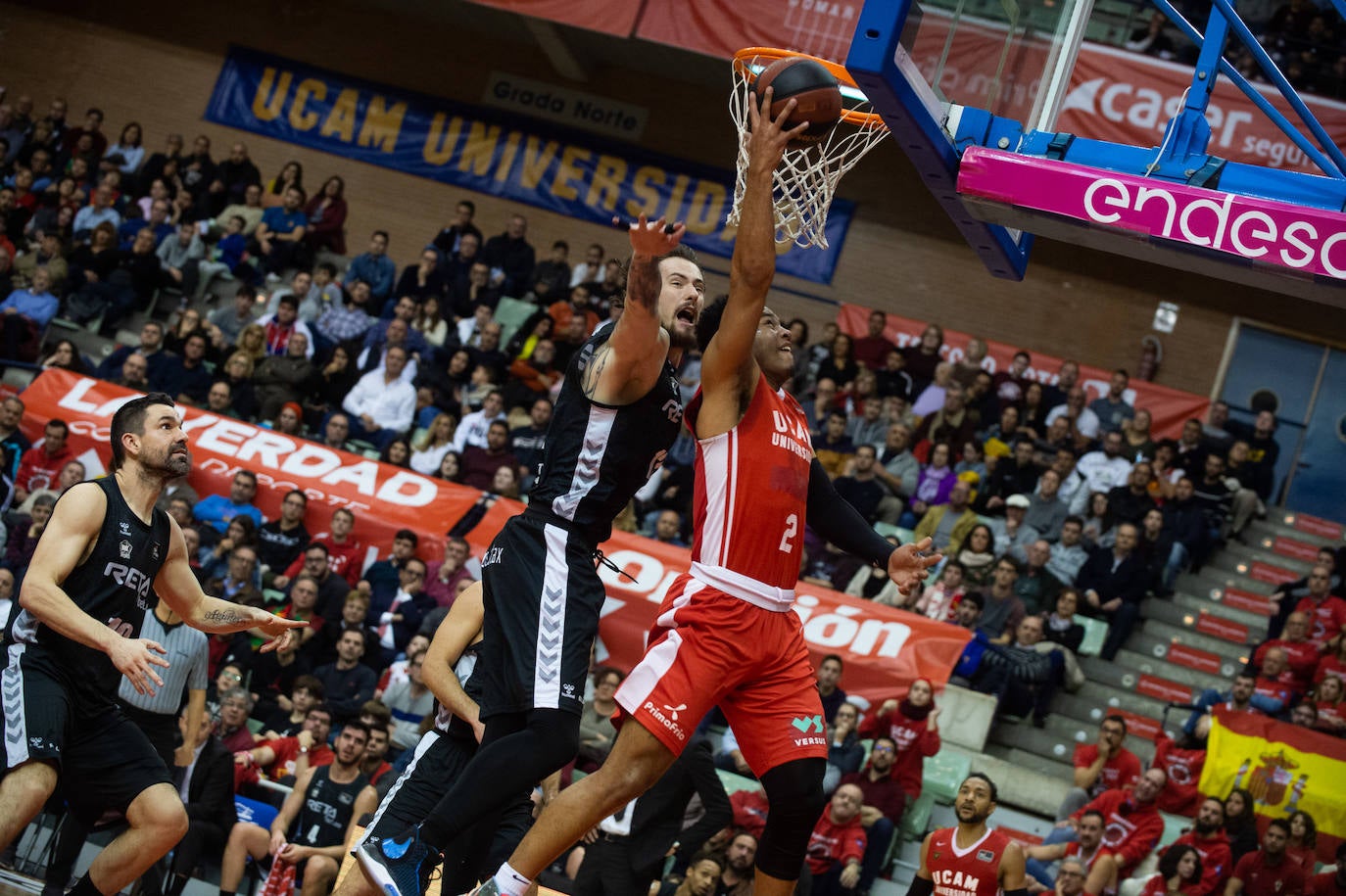 El UCAM cedió por la mínima un desastroso partido contra un Bilbao menos malo para sumar su séptima derrota seguida