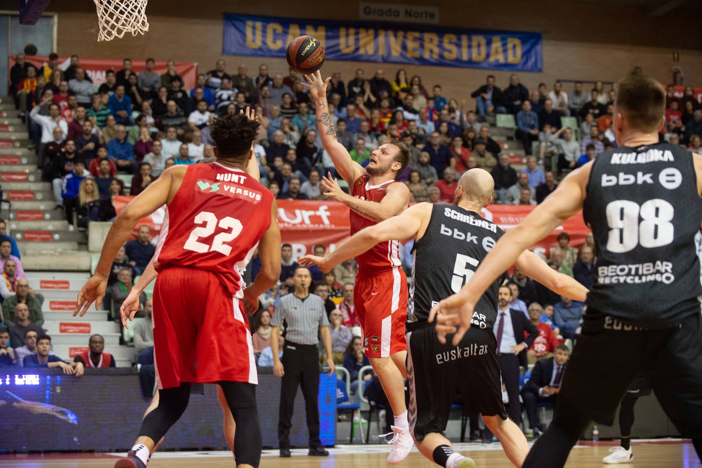 El UCAM cedió por la mínima un desastroso partido contra un Bilbao menos malo para sumar su séptima derrota seguida