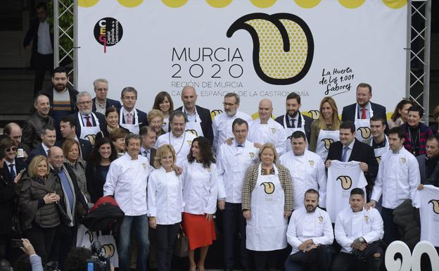 Presentación del logo de la Capitalidad Española de Gastronomía 2020, este lunes, en el Teatro Romea. 