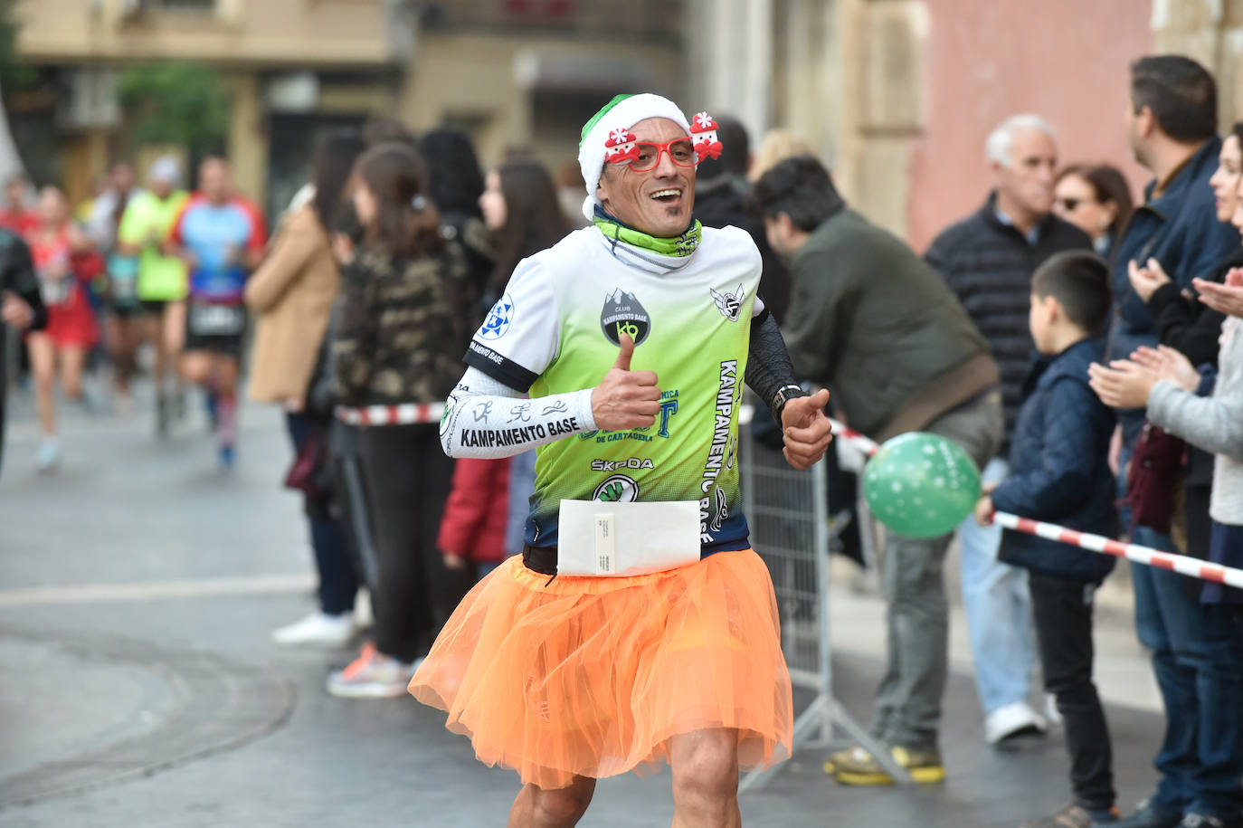 Miles de corredores despiden el año en la prueba que organiza LA VERDAD. 